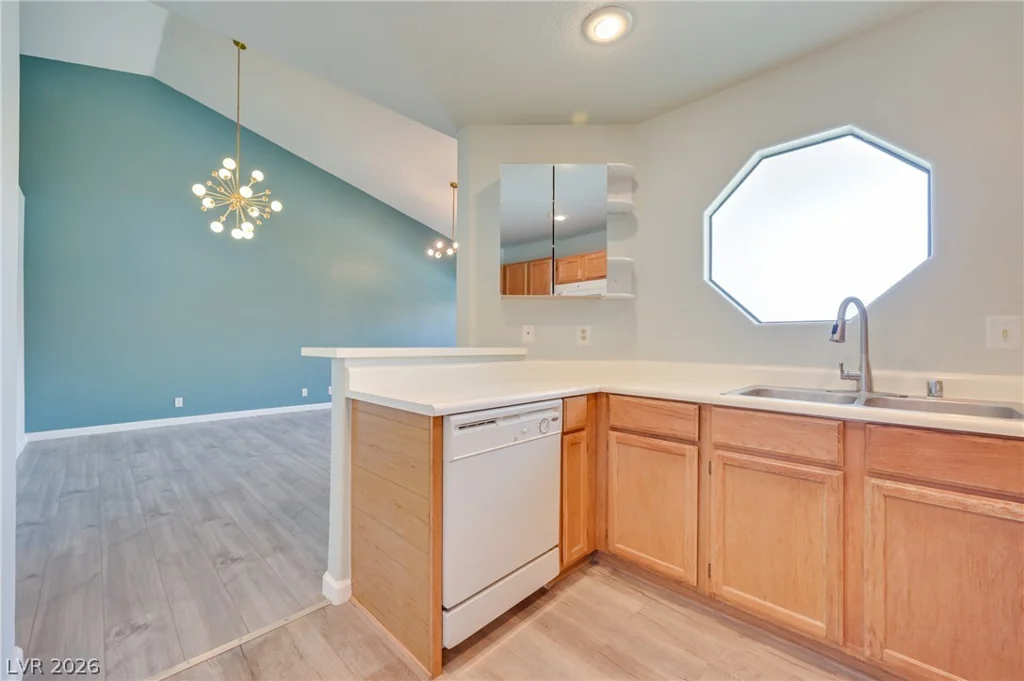 5066 Rainbow, Las Vegas, NV 89118