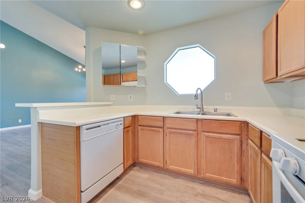 5066 Rainbow, Las Vegas, NV 89118