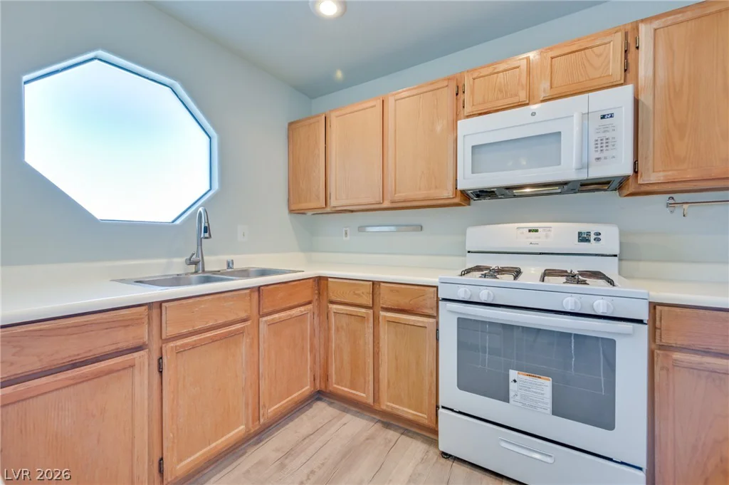5066 Rainbow, Las Vegas, NV 89118