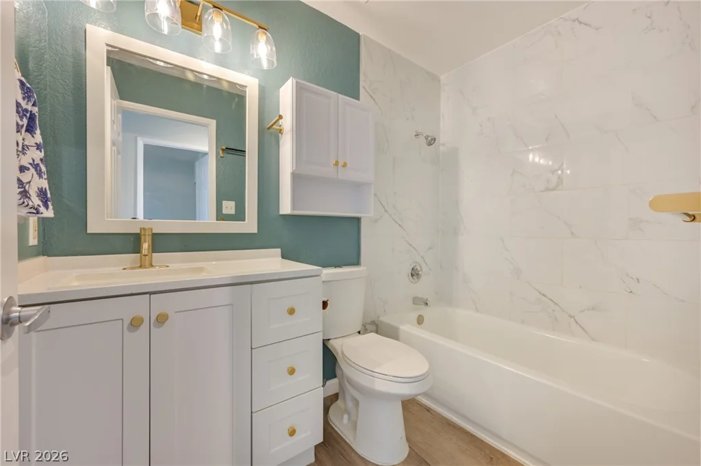 5066 Rainbow, Las Vegas, NV 89118