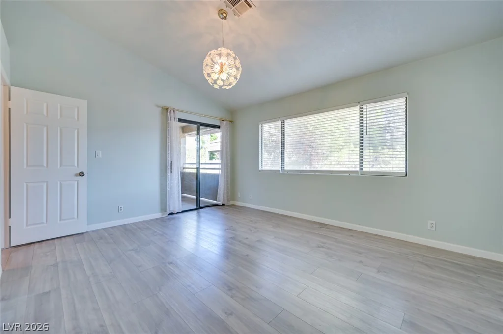 5066 Rainbow, Las Vegas, NV 89118