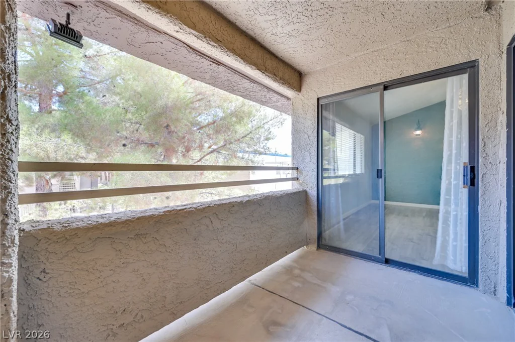 5066 Rainbow, Las Vegas, NV 89118