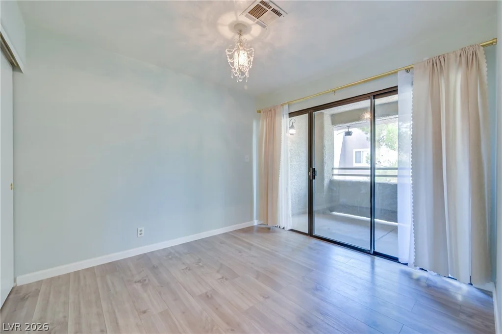 5066 Rainbow, Las Vegas, NV 89118