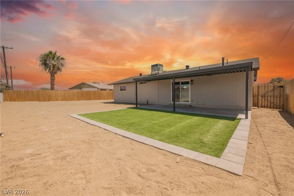 4972 Orinda, Las Vegas, NV 89120