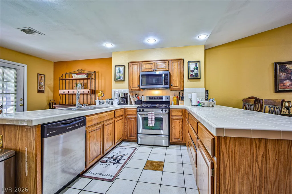 2769 Laguna Shores, Las Vegas, NV 89121