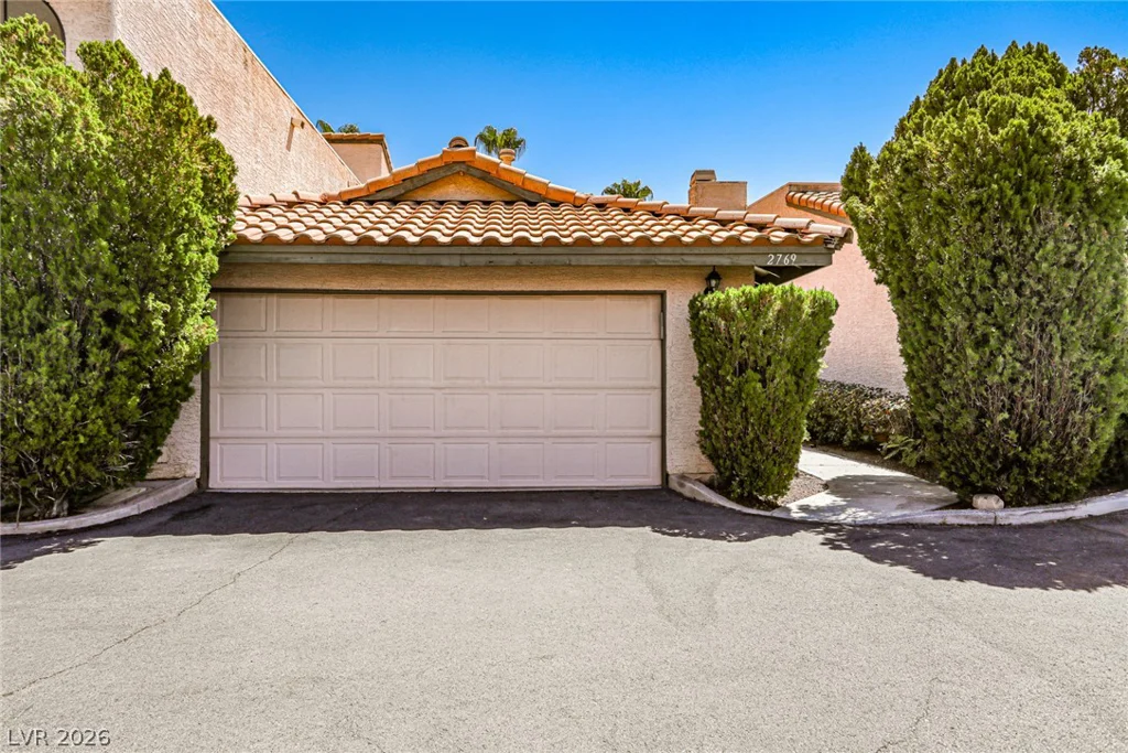 2769 Laguna Shores, Las Vegas, NV 89121