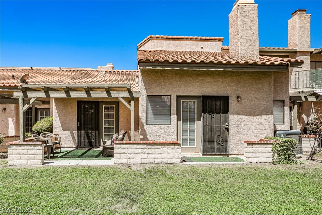 2769 Laguna Shores, Las Vegas, NV 89121