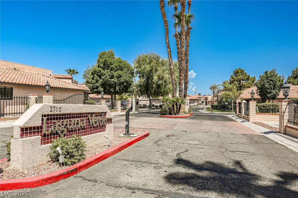 2769 Laguna Shores, Las Vegas, NV 89121
