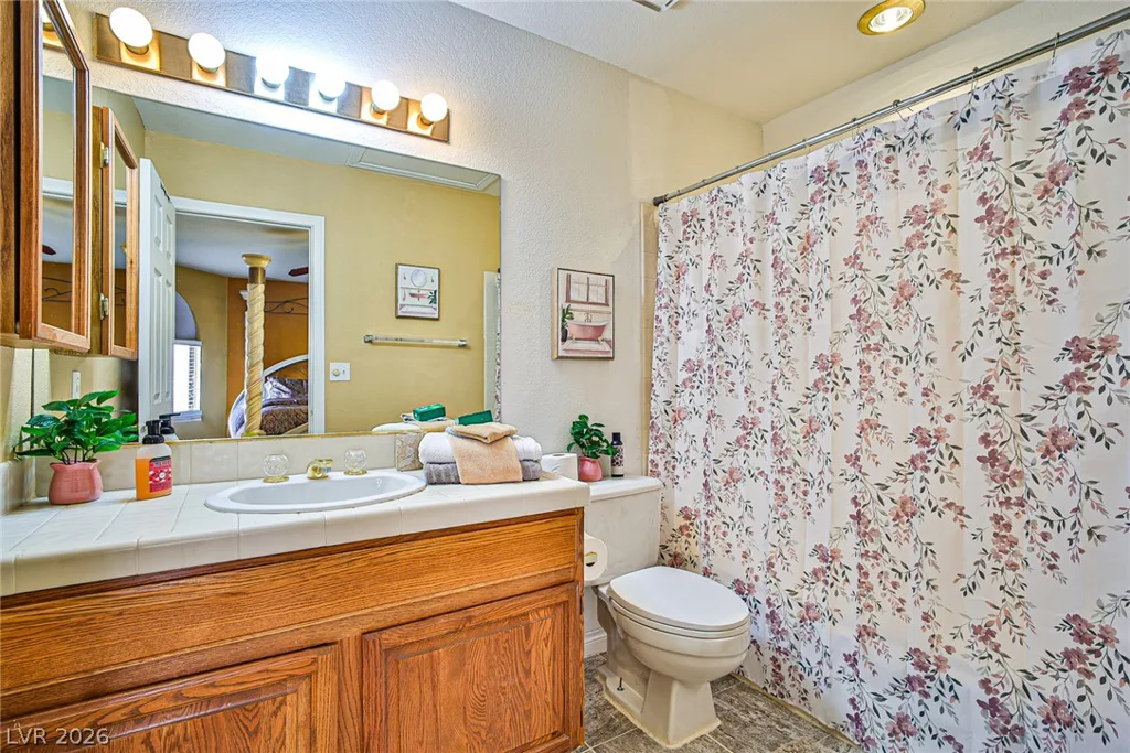 2769 Laguna Shores, Las Vegas, NV 89121