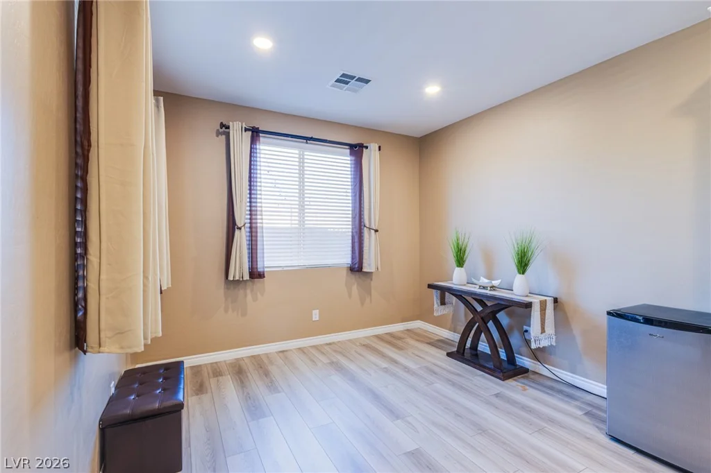 10080 Desert Azure, Las Vegas, NV 89178