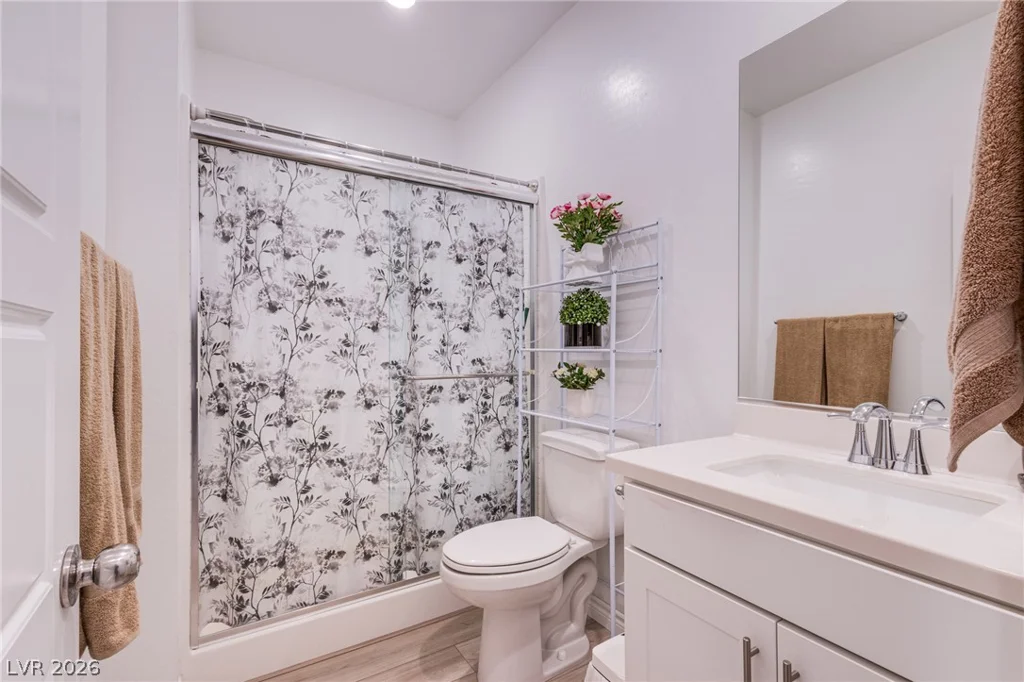 10080 Desert Azure, Las Vegas, NV 89178