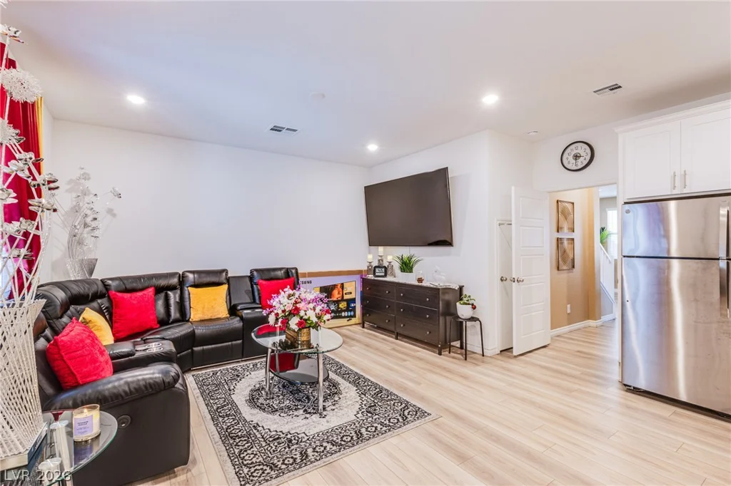 10080 Desert Azure, Las Vegas, NV 89178