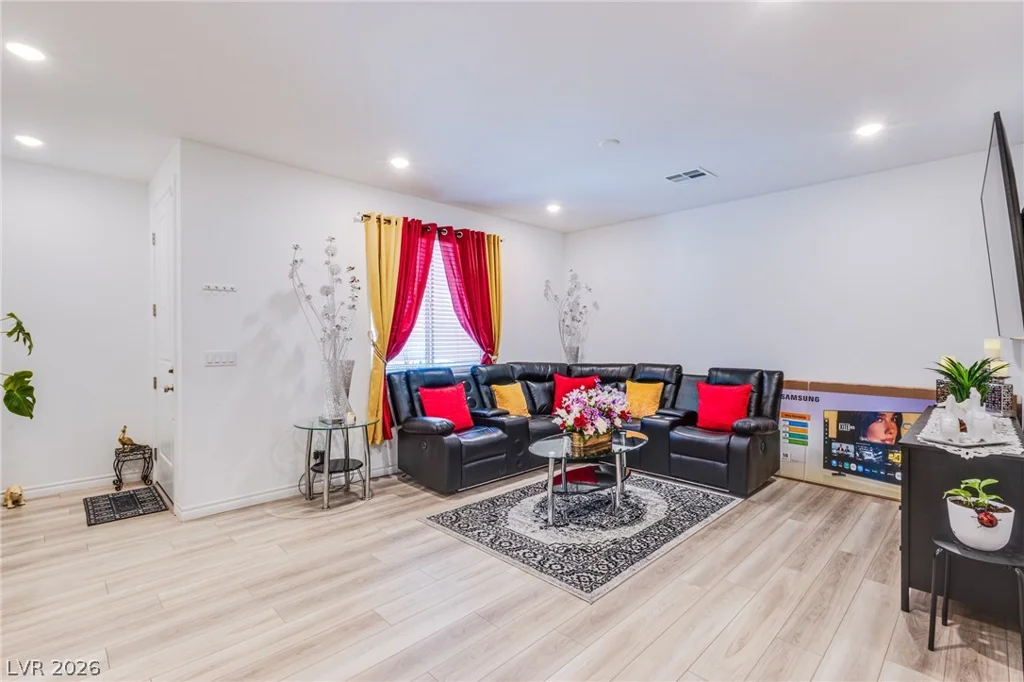 10080 Desert Azure, Las Vegas, NV 89178