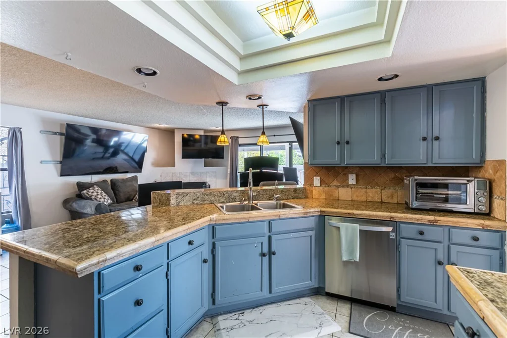 138 Monteen, Henderson, NV 89074