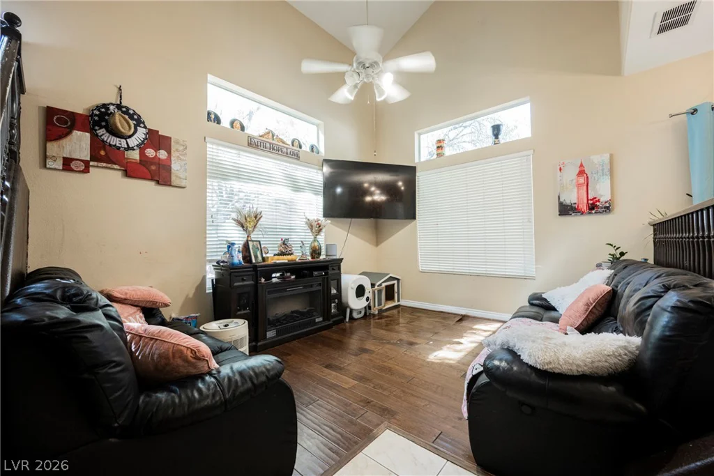 1541 Tillman Falls, Las Vegas, NV 89183
