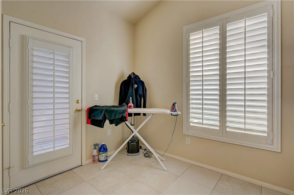 10001 Peace, Las Vegas, NV 89147