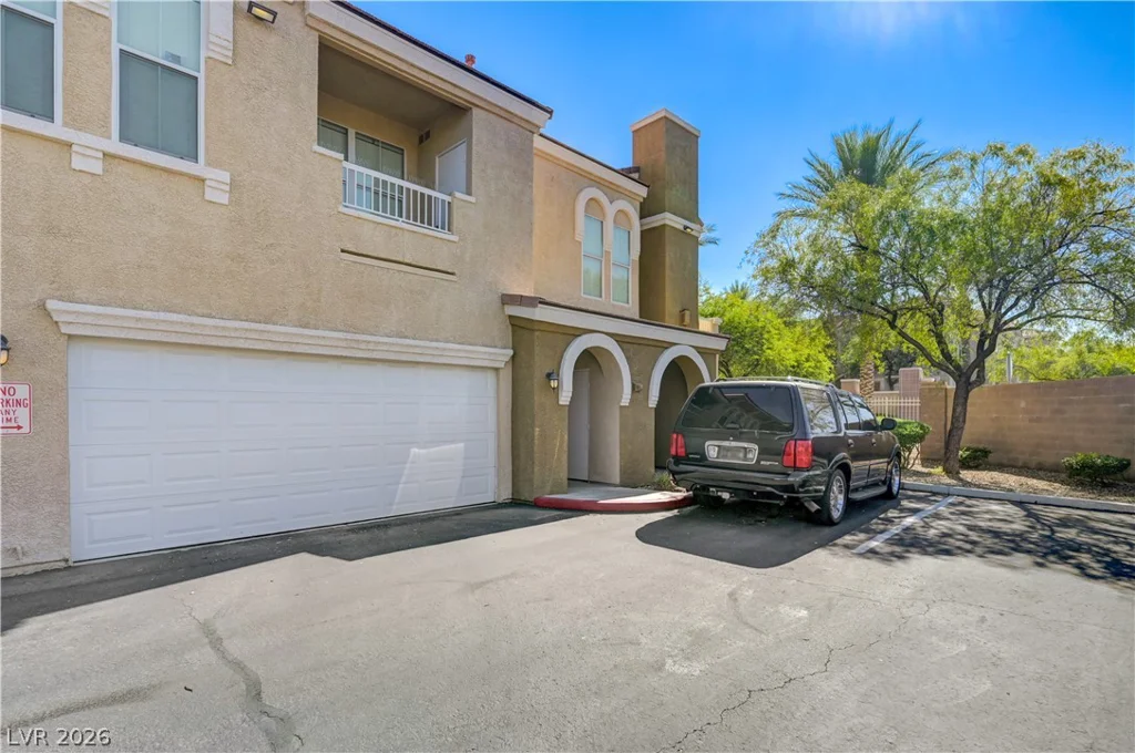 10001 Peace, Las Vegas, NV 89147