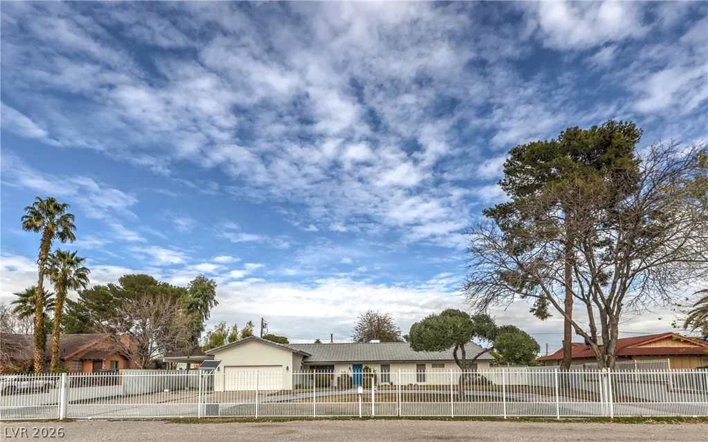 5854 Alfred, Las Vegas, NV 89108