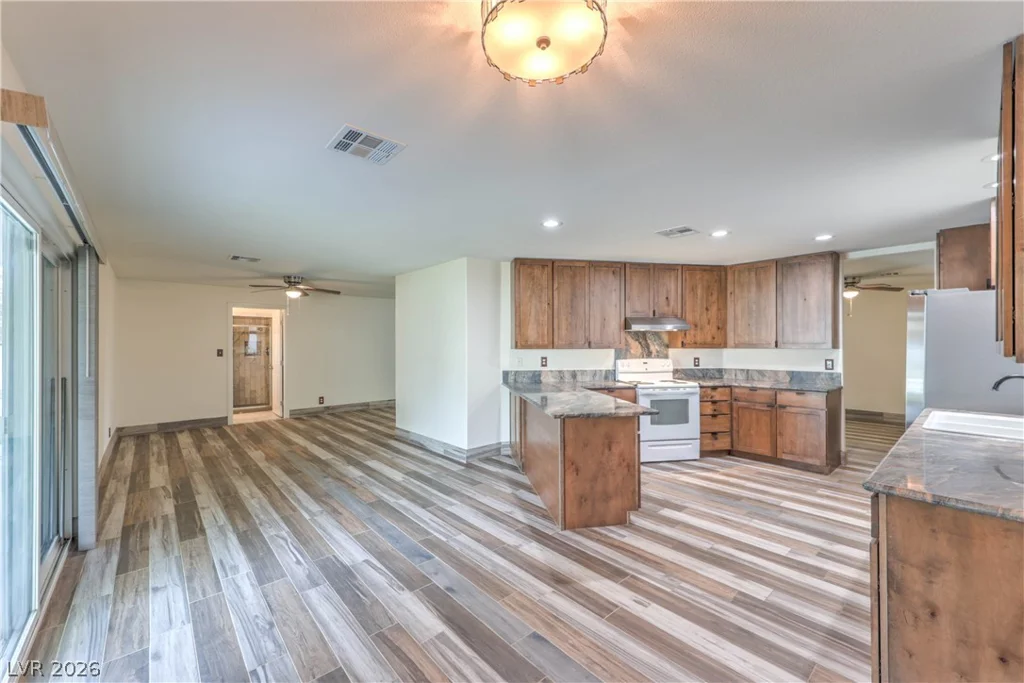 5854 Alfred, Las Vegas, NV 89108