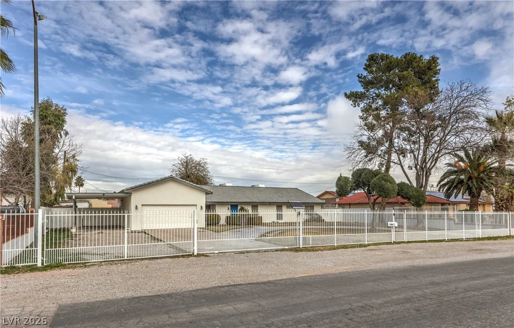 5854 Alfred, Las Vegas, NV 89108