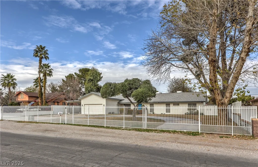 5854 Alfred, Las Vegas, NV 89108