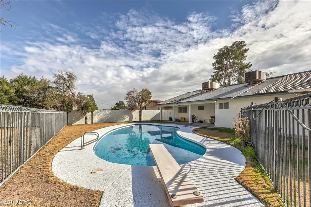 5854 Alfred, Las Vegas, NV 89108
