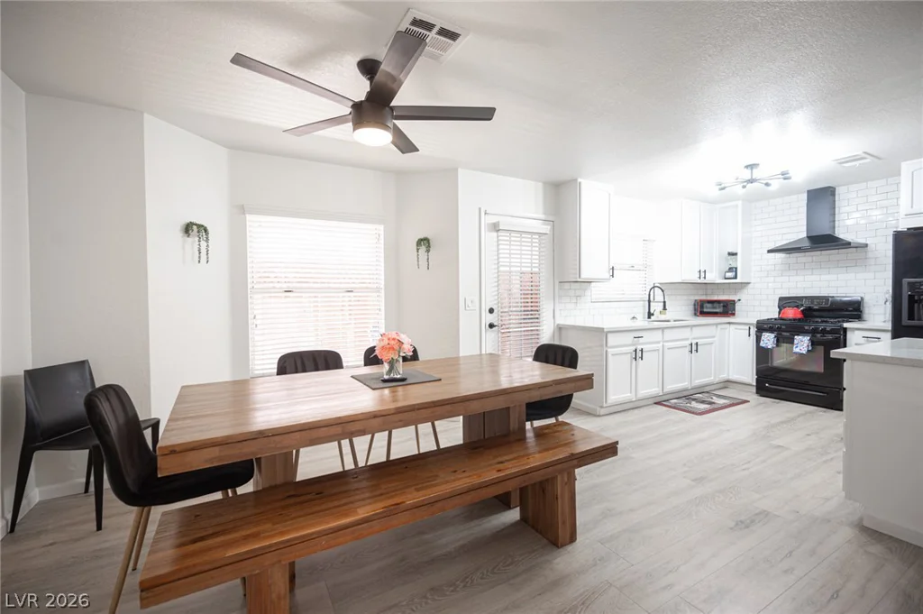 3413 Delhi, North Las Vegas, NV 89032