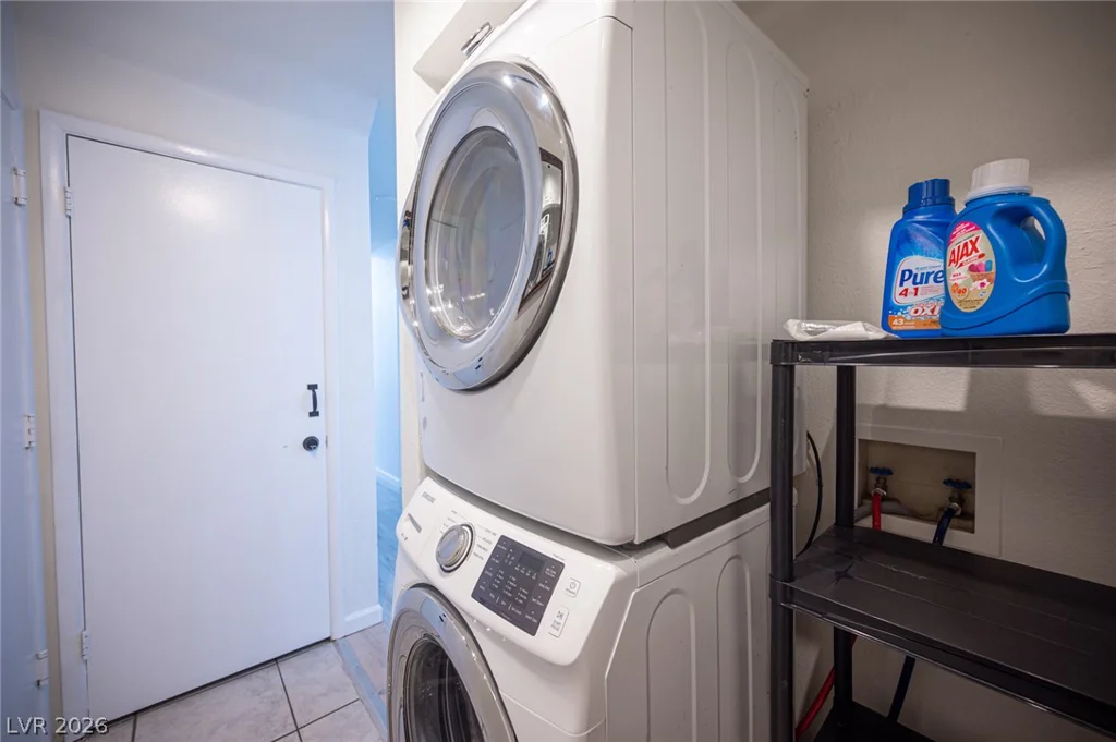 3413 Delhi, North Las Vegas, NV 89032