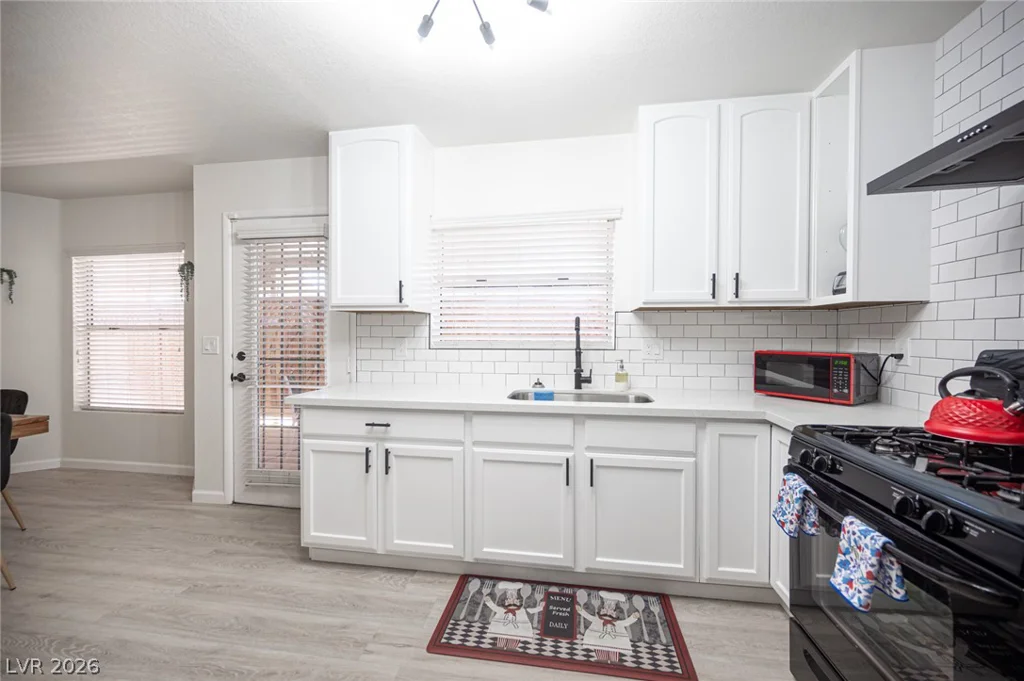 3413 Delhi, North Las Vegas, NV 89032