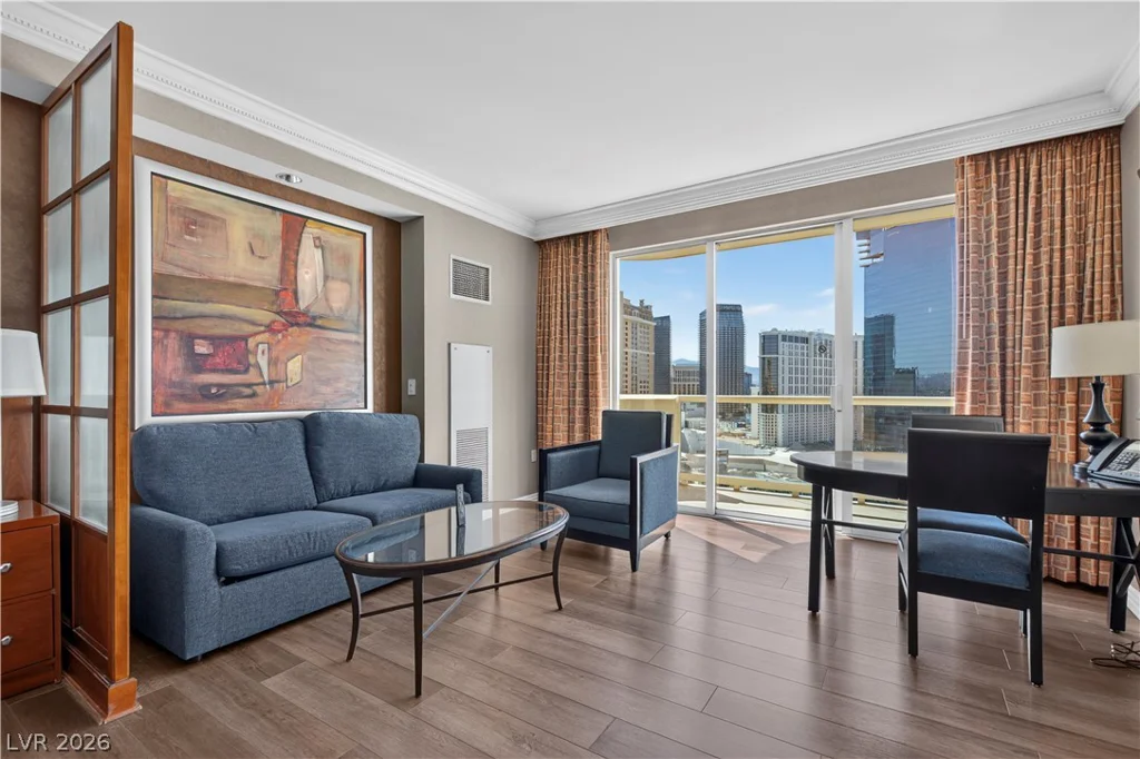 135 Harmon, Las Vegas, NV 89109
