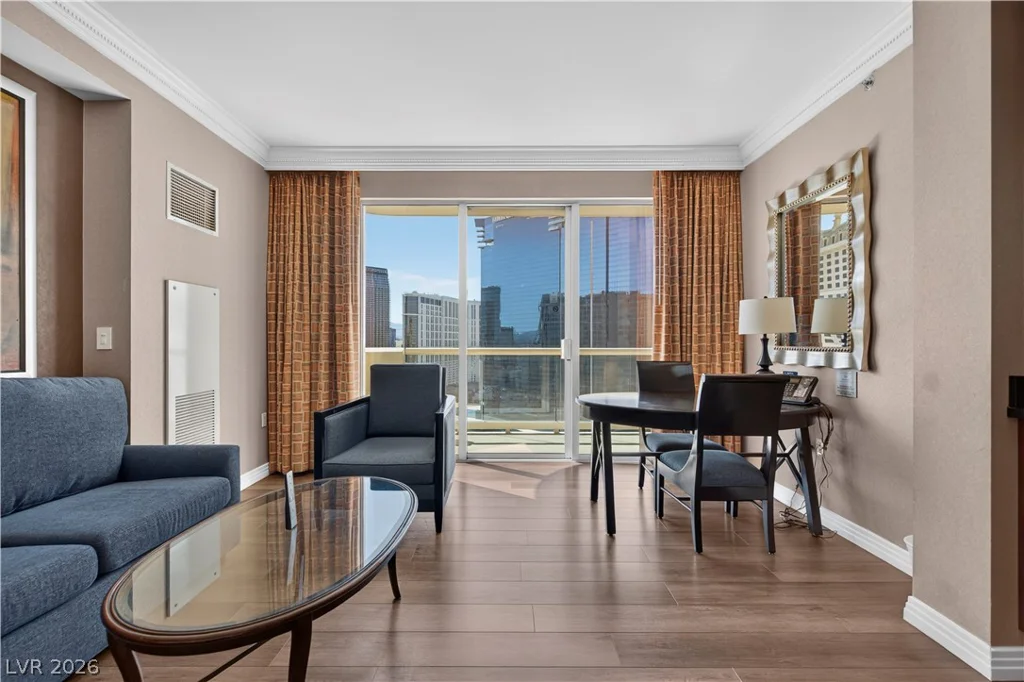 135 Harmon, Las Vegas, NV 89109