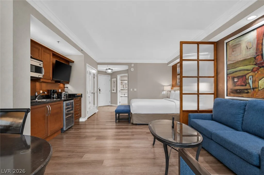 135 Harmon, Las Vegas, NV 89109