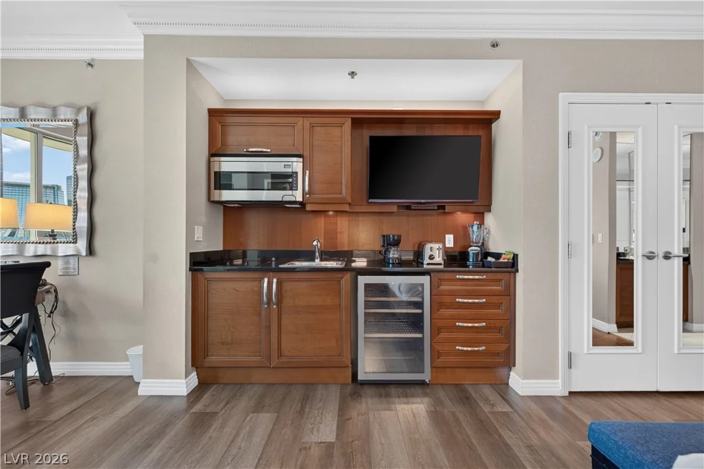 135 Harmon, Las Vegas, NV 89109
