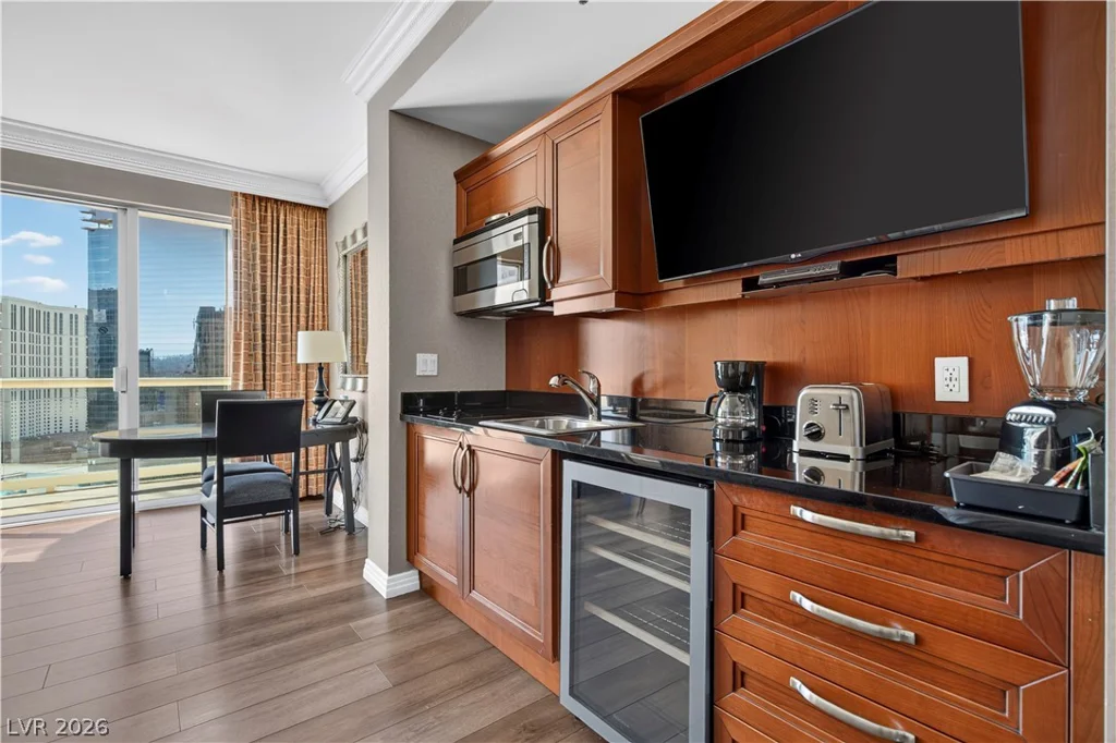 135 Harmon, Las Vegas, NV 89109