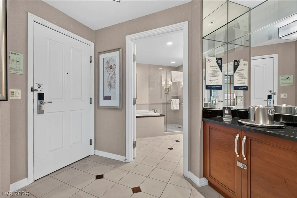 135 Harmon, Las Vegas, NV 89109