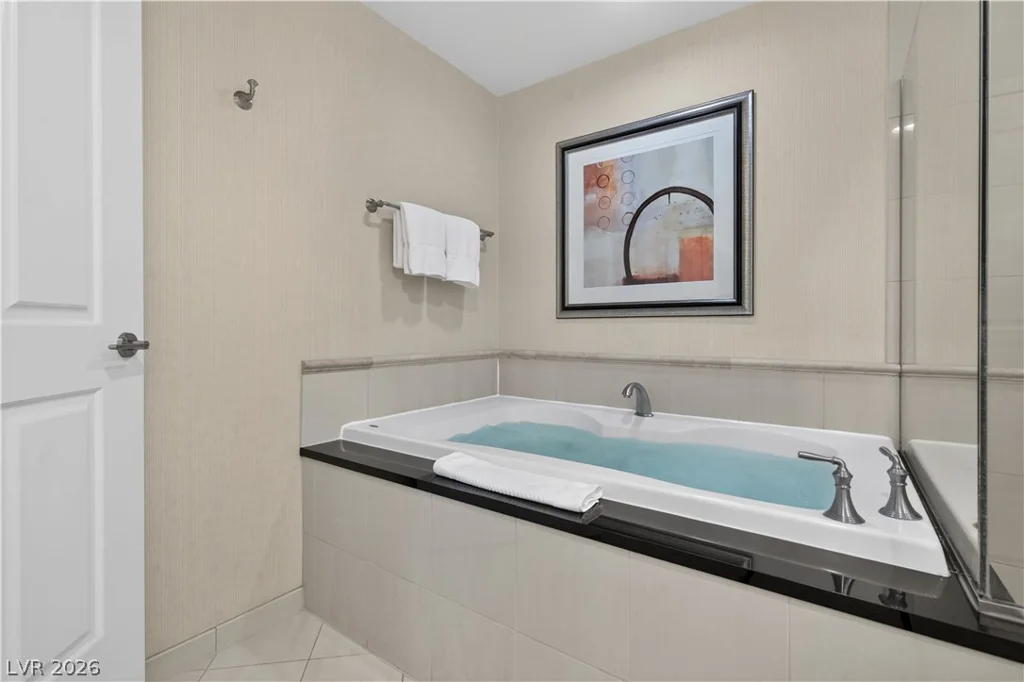 135 Harmon, Las Vegas, NV 89109