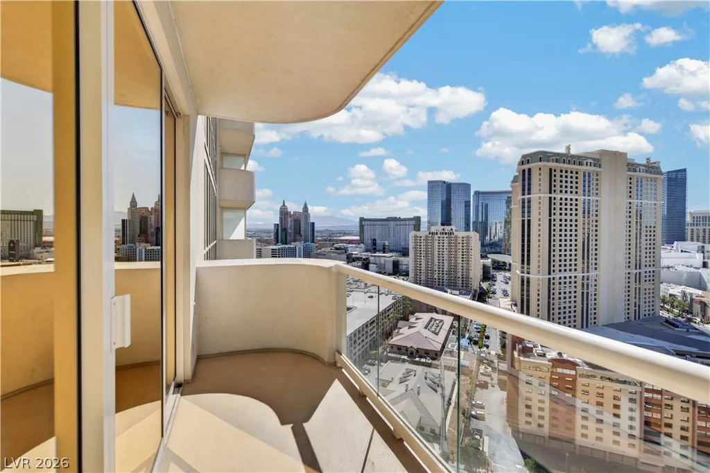 135 Harmon, Las Vegas, NV 89109