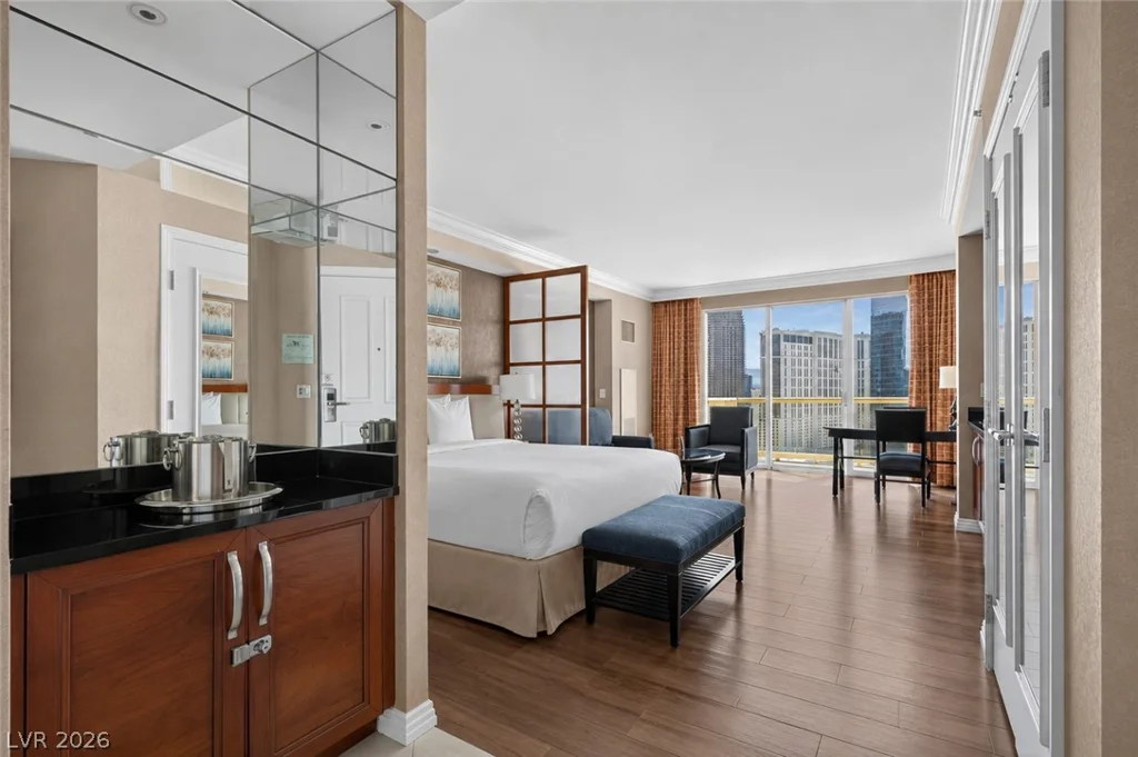 135 Harmon, Las Vegas, NV 89109