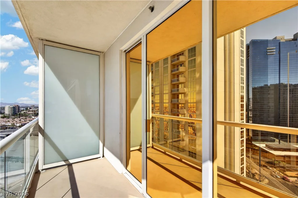 135 Harmon, Las Vegas, NV 89109