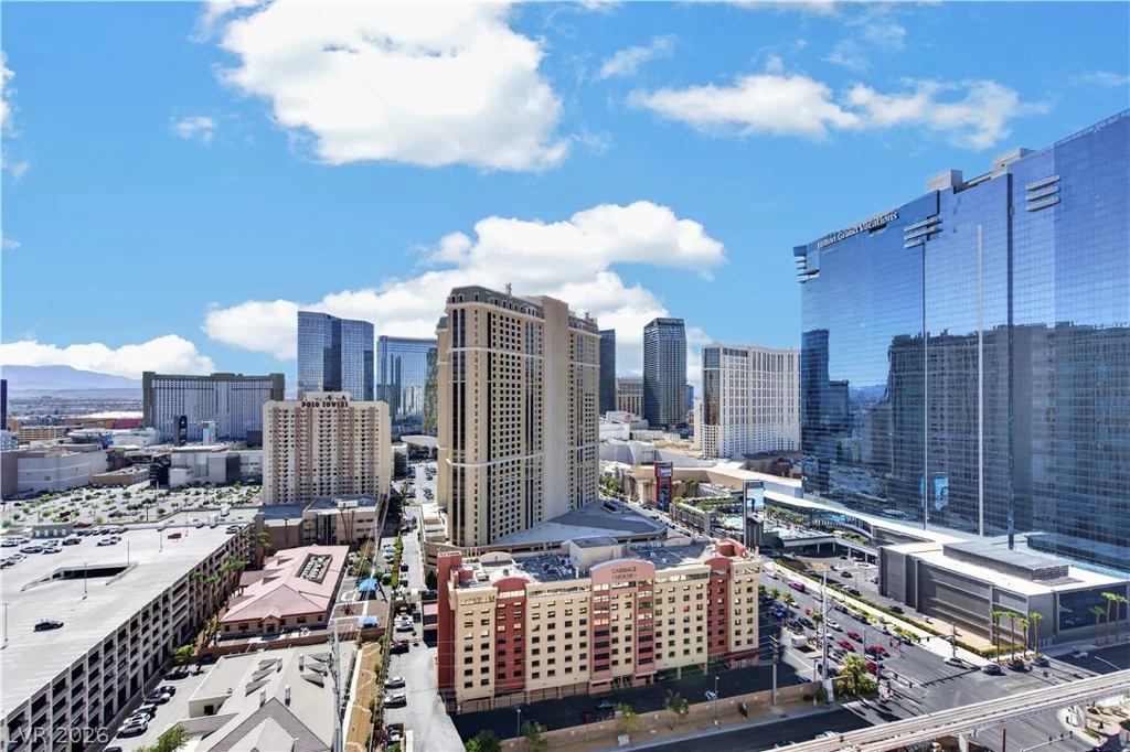 135 Harmon, Las Vegas, NV 89109