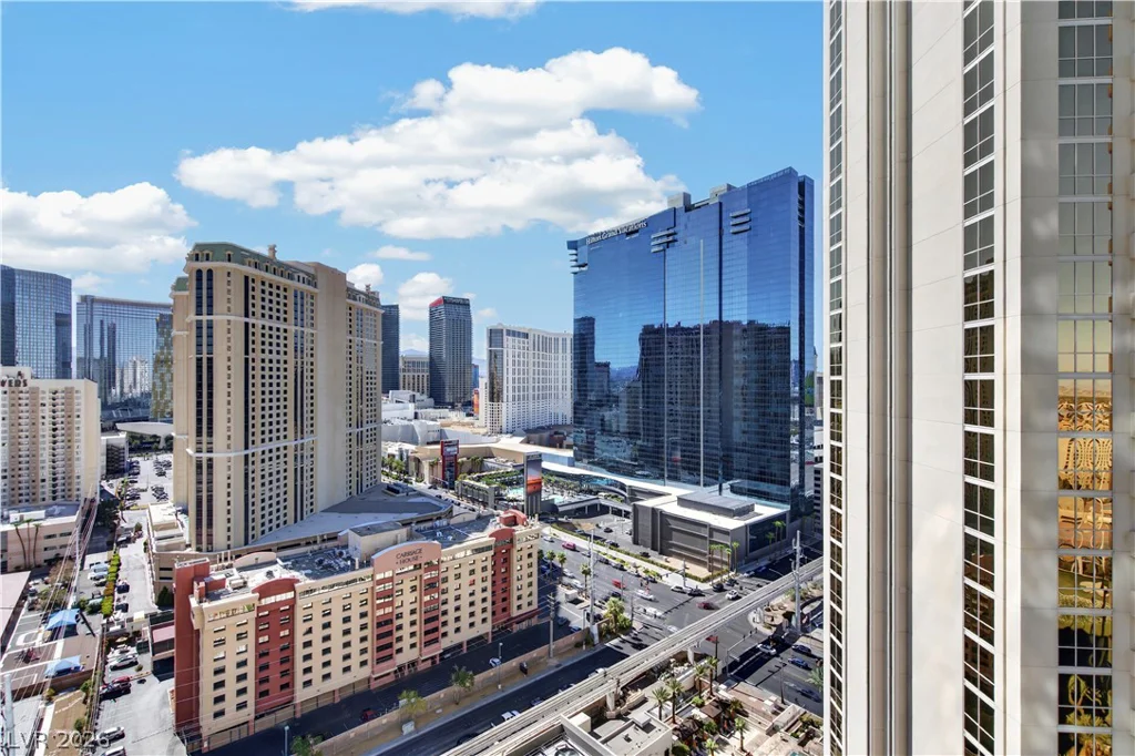 135 Harmon, Las Vegas, NV 89109