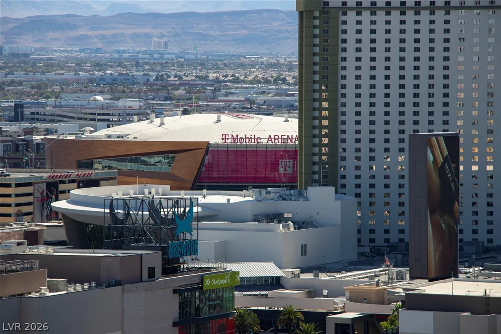 135 Harmon, Las Vegas, NV 89109