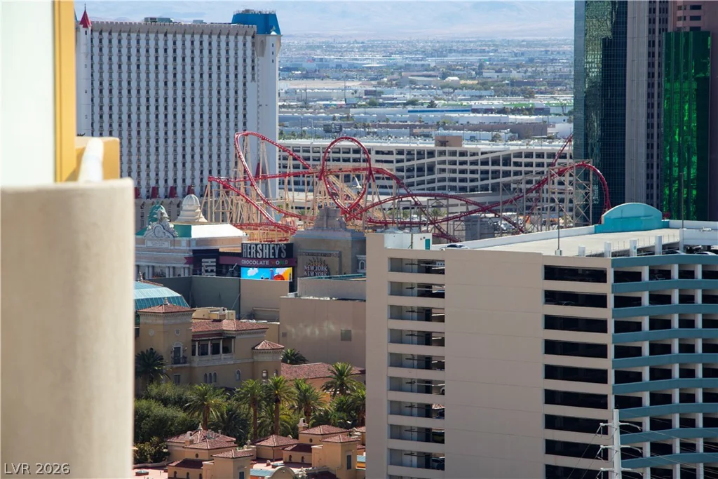 135 Harmon, Las Vegas, NV 89109