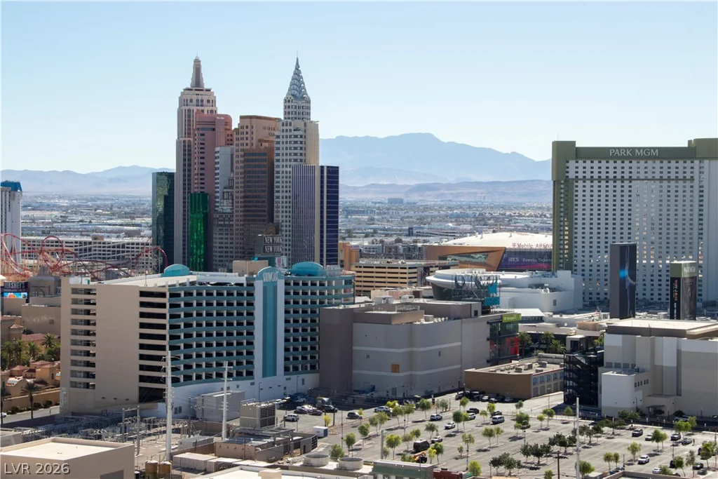 135 Harmon, Las Vegas, NV 89109