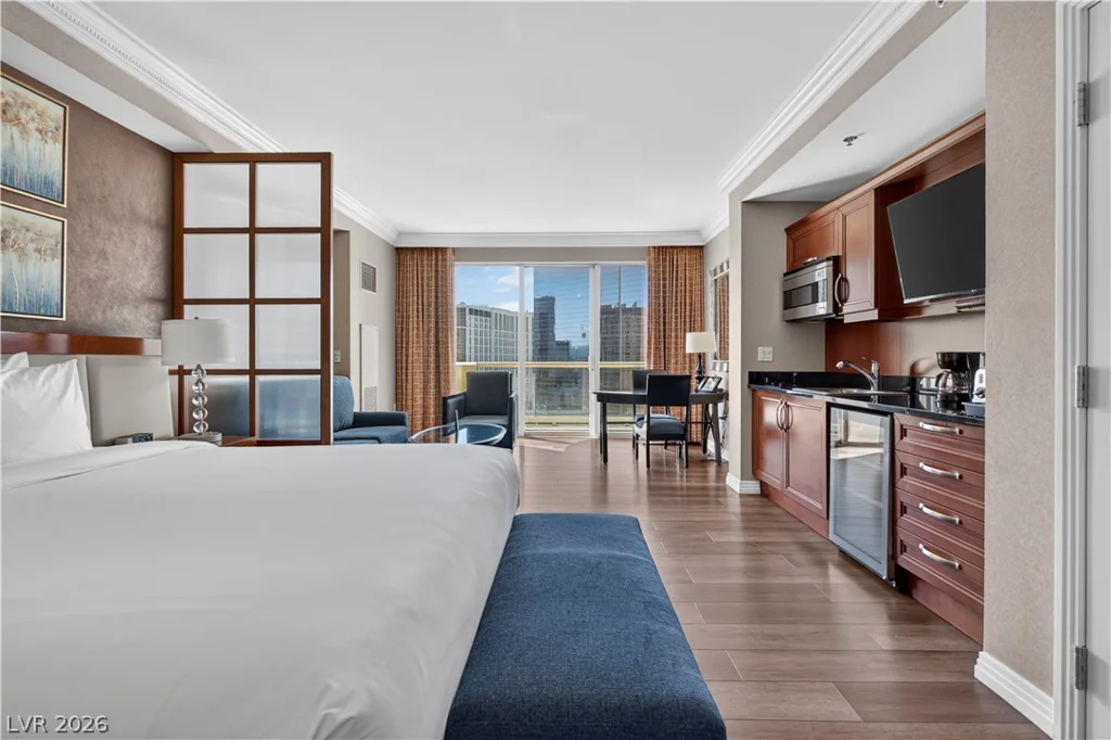 135 Harmon, Las Vegas, NV 89109