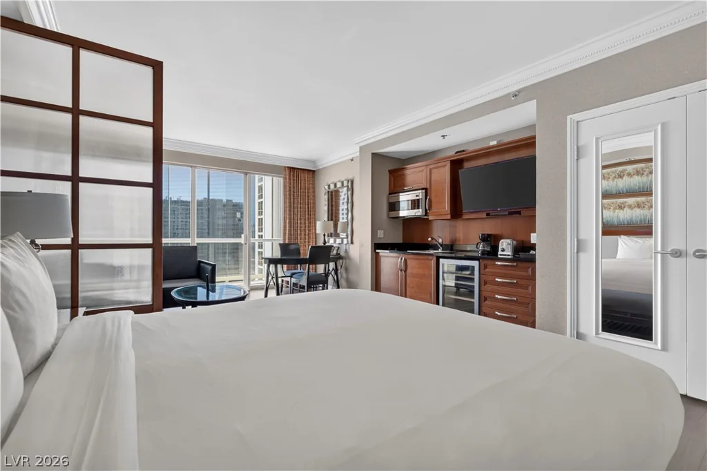 135 Harmon, Las Vegas, NV 89109