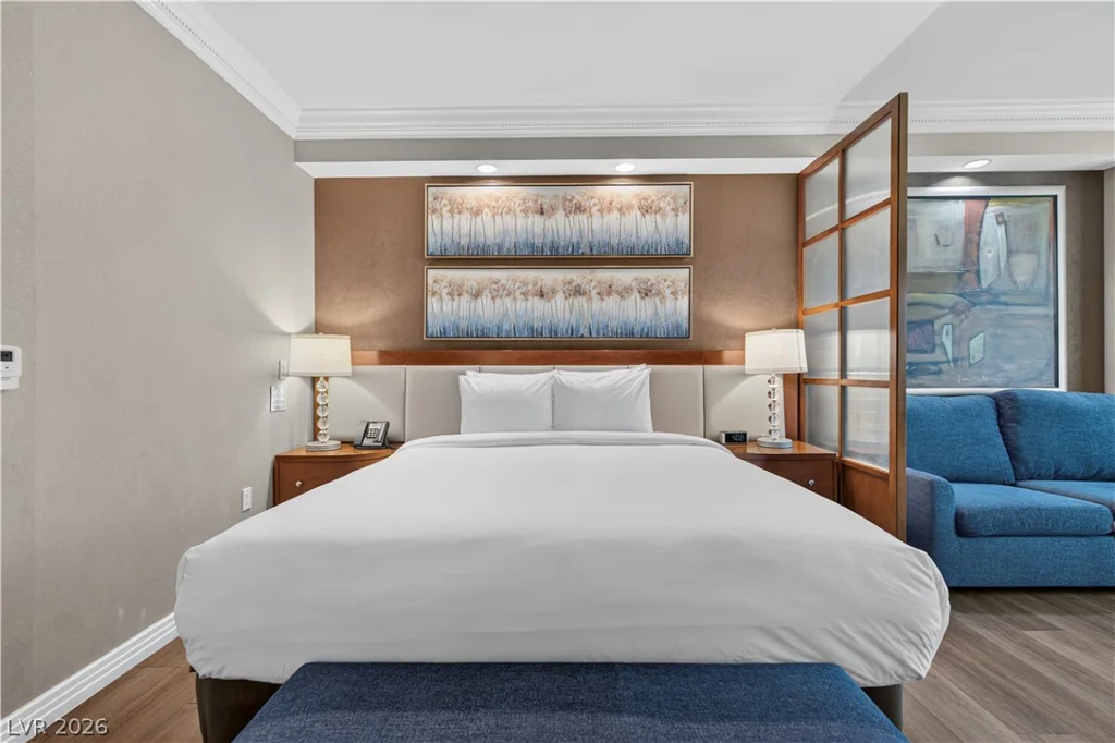 135 Harmon, Las Vegas, NV 89109