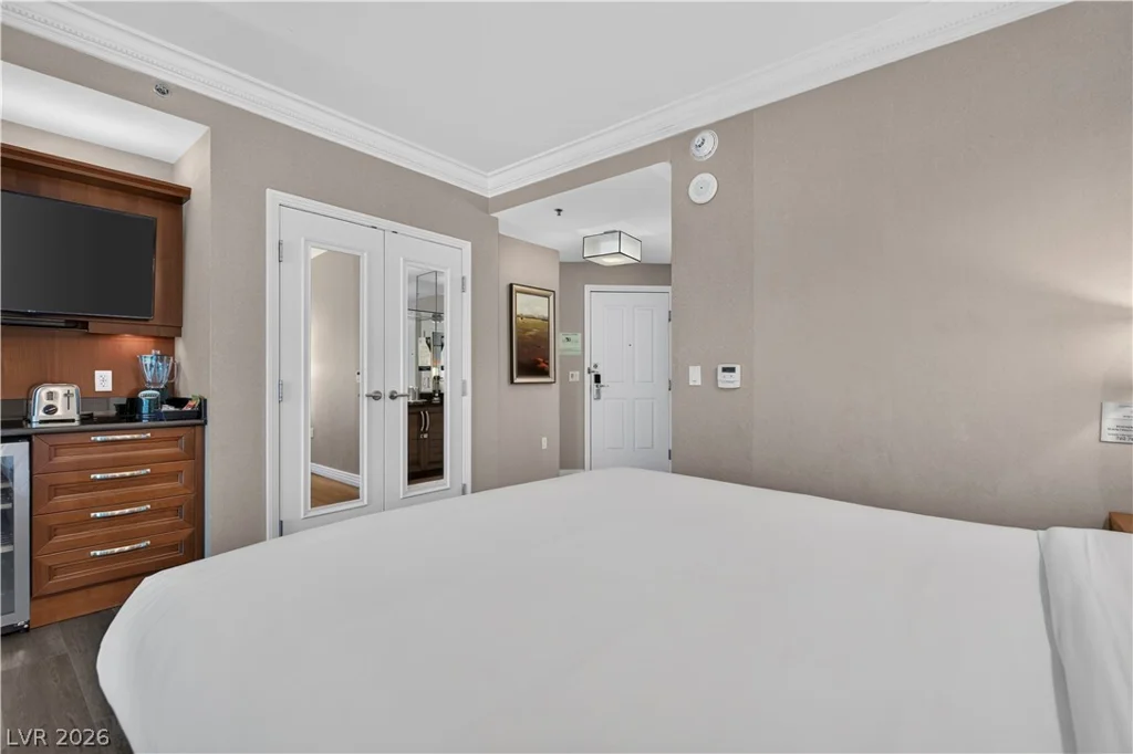 135 Harmon, Las Vegas, NV 89109