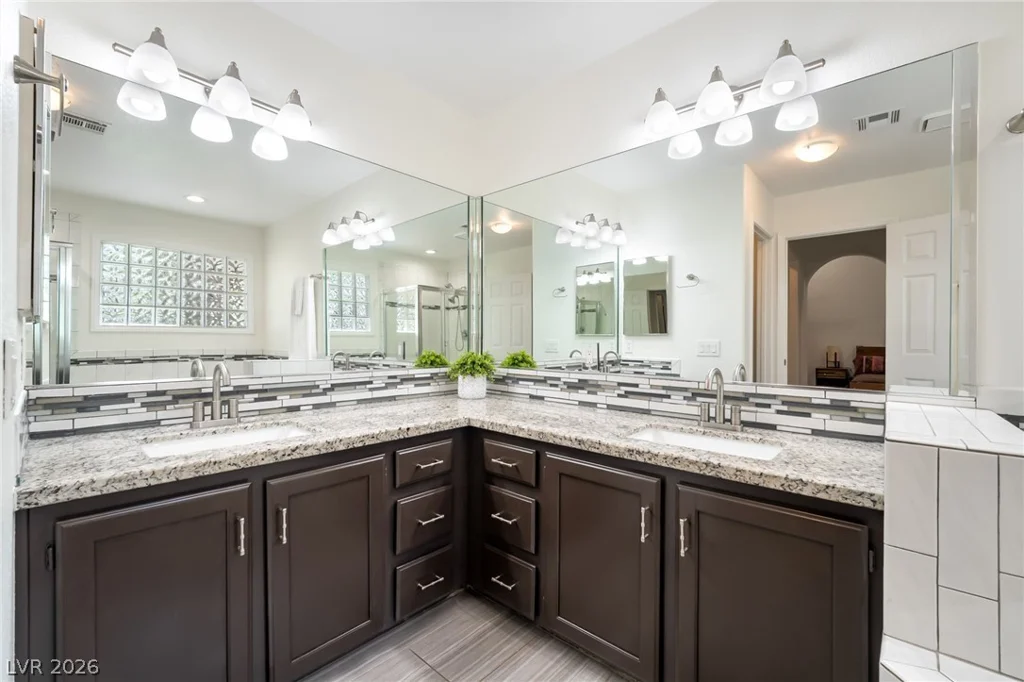 10380 Gilespie, Las Vegas, NV 89183