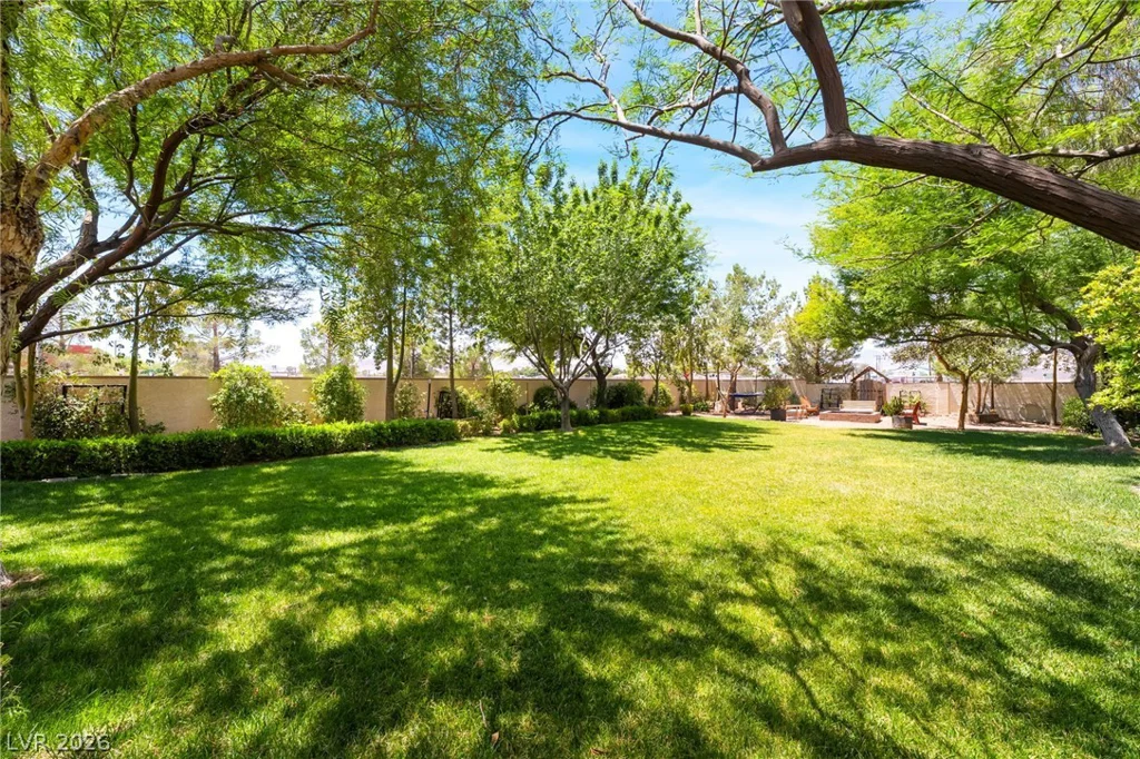 10380 Gilespie, Las Vegas, NV 89183